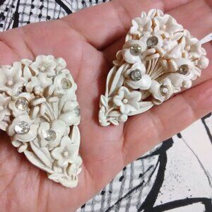 vtg pair dress clips - celluloid ? - plastic ?? set of two